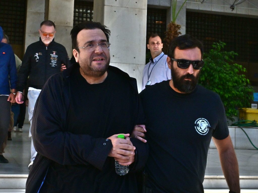 Φ.Καμπούρης: «Δεν υπάρχει απάτη – Δεν έχει περιουσιακά στοιχεία» λέει ο δικηγόρος του