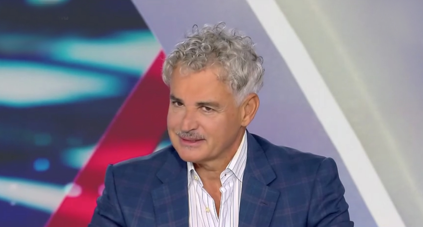 Άρης Σπηλιωτόπουλος: «Δέχομαι χλεύη για την εμφάνισή μου από τα τρολάκια του Μητσοτάκη» (βίντεο)