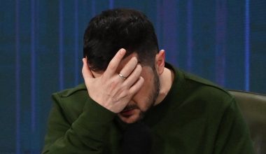 Αιφνιδιασμένος ο  Ζελένσκι από  τη συμφωνία Τραμπ-Πούτιν