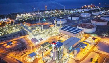 Έκρηξη στις εγκαταστάσεις της Motor Oil στους Αγίους Θεοδώρους – Αρκετοί τραυματίες