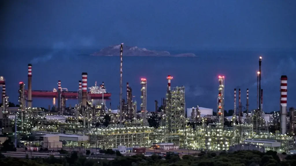 Motor Oil: Δικογραφία σε βάρος 59χρονου εργολάβου για την έκρηξη με έναν νεκρό