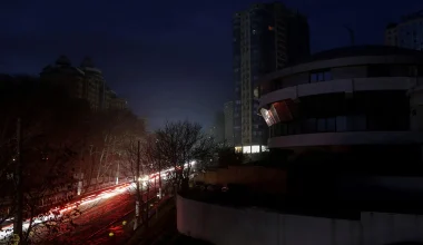 «Μπλακ άουτ» στην Οδησσό: Χωρίς ρεύμα και νερό μεγάλο μέρος της πόλης (βίντεο)