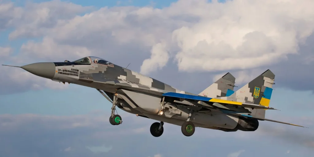 Ουκρανικό MiG-29 χτύπησε ρωσικό Geran-3 και μετά από λίγο υπέστη ζημιές από τα συντρίμμια! (βίντεο)