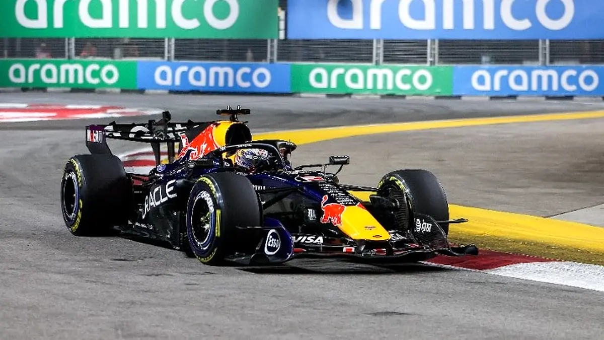 Formula 1: Ο Μαξ Φερστάπεν πήρε την pole position στη Σιγκαπούρη