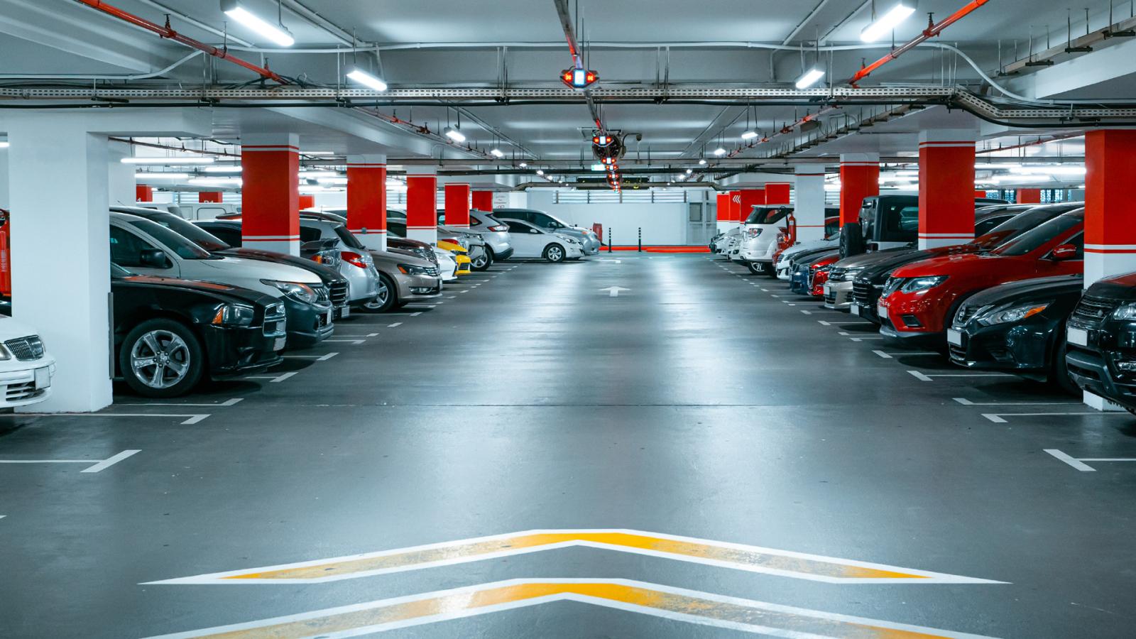 Αυτοκίνητο σε parking: Αυτό είναι που πρέπει να ενεργοποιήσεις για μεγαλύτερη προστασία