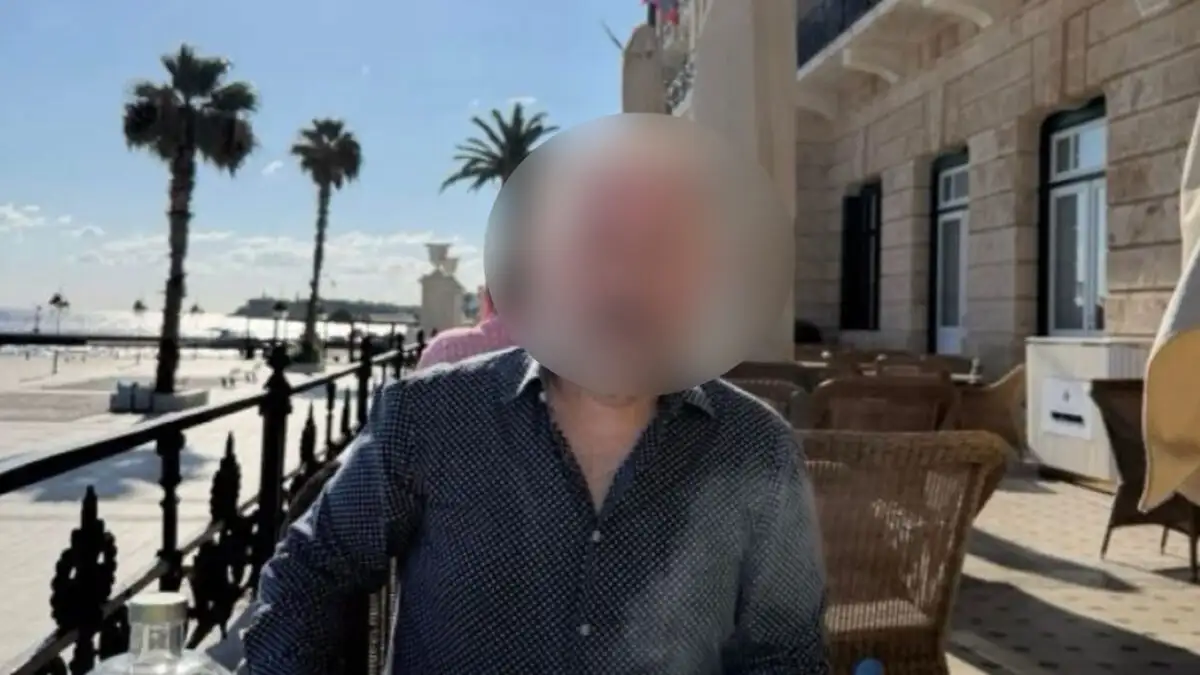 «Ο γιος μου είναι άγγελος» – Πατέρας γυναικολόγου που συνελήφθη για βίντεο με κακοποίηση ανηλίκων