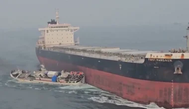 Σιγκαπούρη: Η στιγμή που φορτηγό πλοίο συγκρούεται με κινεζικό αλιευτικό – Δείτε βίντεο