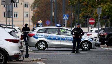 Πολωνία: Eπίθεση με μαχαίρι σε κολέγιο της Βαρσοβίας – Τουλάχιστον τρεις τραυματίες