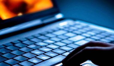 Πεύκη: Xειροπέδες σε 15χρονο για δημοσίευση φωτογραφίας ανήλικης με προσβλητικό περιεχόμενο