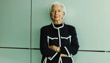 «Θα σας ελέγχουμε»: Ξανά στο προσκήνιο η κυνική παραδοχή Λαγκάρντ για το ψηφιακό ευρώ