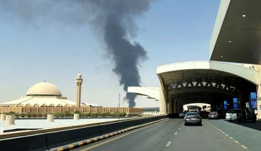 Σαουδική Αραβία: 12 νεκροί και 309 τραυματίες από την επίθεση των Χούθι στο αεροδρόμιο του Ριάντ
