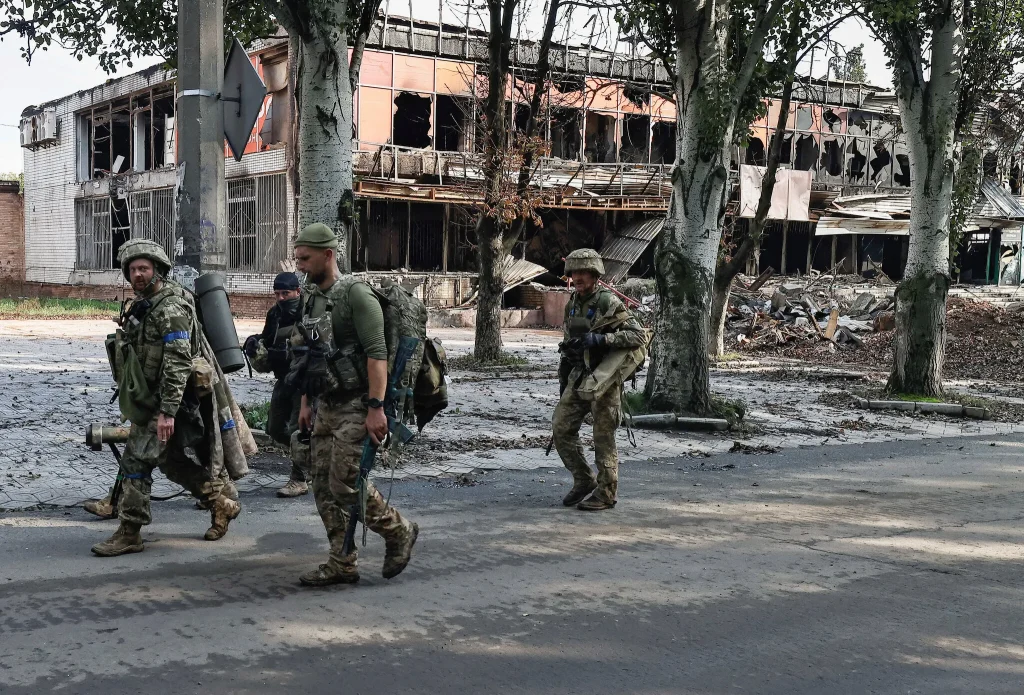 Συγκλονιστικές εικόνες: Δείτε πώς έγινε η Λιμάν μετά από σχεδόν πέντε χρόνια σφοδρών μαχών (βίντεο)