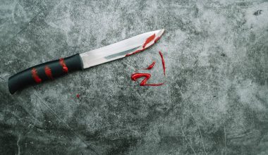 Πειραιάς: 48χρονος αλλοδαπός επιτέθηκε με μαχαίρι στη σύντροφό του και την τραυμάτισε στον λαιμό