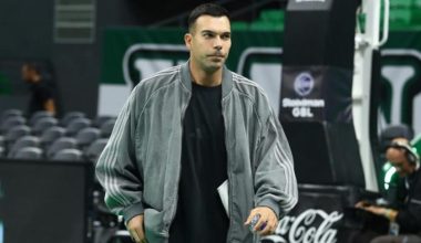The Voice: Ο «σωσίας» του Κώστα Σλούκα που «τράβηξε» την προσοχή με την εμφάνισή του (βίντεο)
