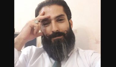 Χειροπέδες σε Ιρανό δικηγόρο που πάντρεψε ζευγάρι κρατουμένων λίγο πριν εκτελεστεί ο γαμπρός