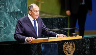 Ο Σεργκέι Λαβρόφ εξήγησε γιατί η Μόσχα απέρριψε τις προτάσεις “ειρήνης” του Κιέβου (βίντεο)