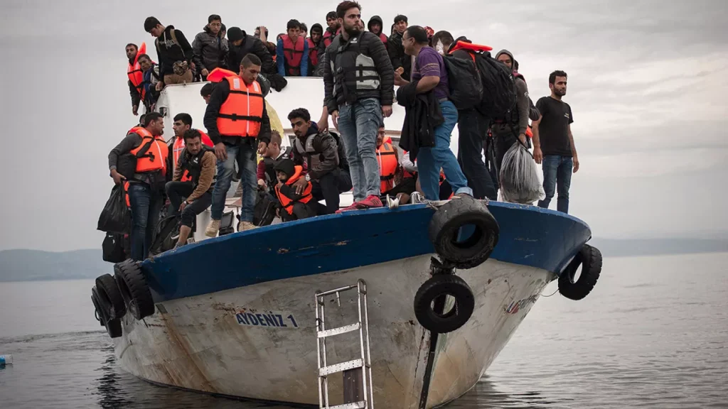 Κάτοικοι στους Καλούς Λιμένες αγανακτούν την ίδια στιγμή που έφτασαν 160 παράνομοι μετανάστες!
