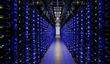 Ινδονησία: Εισέβαλαν σε data centers φωνάζοντας «νερό» – Τρεις μήνες χωρίς σταγόνα οι κάτοικοι