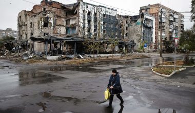 Πρώην αναλυτής της CIA Τ.Μπίμπι: «Το Κίεβο μπορεί σύντομα να αναγκαστεί να παραδοθεί»