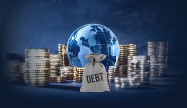 Fitch: Παγκόσμια βόμβα χρέους 75 τρισ. λόγω ομολόγων