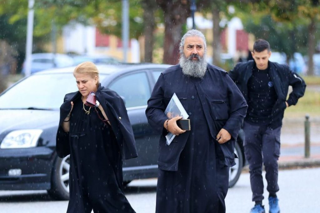Μητέρα Κυπριανού στη δίκη για το έγκλημα στα Τέμπη: «Μου τον έφεραν γυμνό σε σακούλα νάιλον»