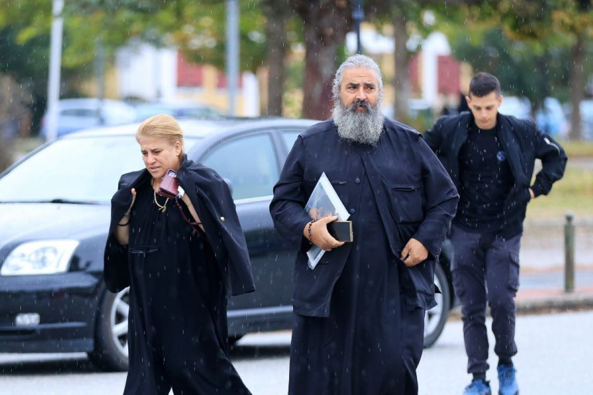 Μητέρα Κυπριανού στη δίκη για το έγκλημα στα Τέμπη: «Μου τον έφεραν γυμνό σε σακούλα νάιλον»