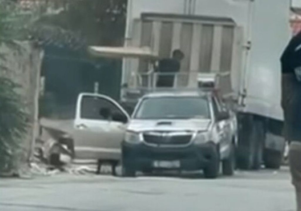 Καταδίωξη αλλοδαπών στο Βοτανικό: Συνελήφθησαν μετά την άκρατη ρίψη μπάζων και αποβλήτων