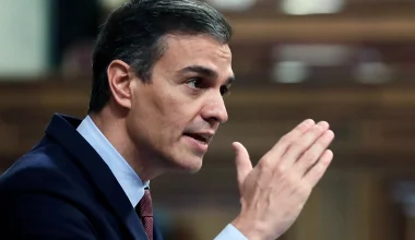 Ισπανία: Μπροστά ο Σάντσεθ σε δημοσκόπηση για πρώτη φορά