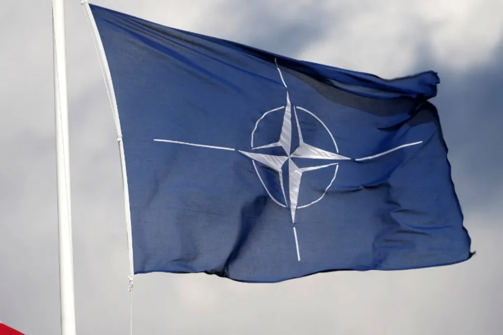 ΝΑΤΟ: Επιτήδειοι δωροδοκούσαν αξιωματούχους για να εισπράττουν πλαστά τιμολόγια
