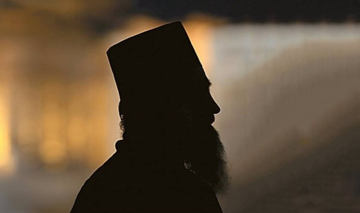 Γρεβενά: Χειροπέδες σε 68χρονο ιερέα μετά από καταγγελία για εκδικητική πορνογραφία