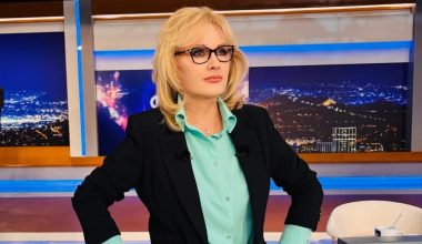 Α.Νικολούλη: Η άγνωστη επίθεση που δέχθηκε από πράκτορες της KGB – «Με πέταξαν από το κεφαλόσκαλο»