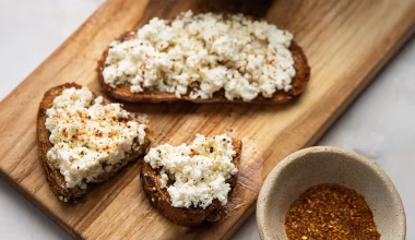 Cottage cheese στο πρωινό: Γιατί το επιλέγουν όσοι θέλουν περισσότερη πρωτεΐνη