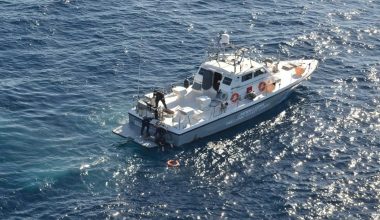 Κέρκυρα: Ιστιοφόρο με βρετανική σημαία προσάραξε στο Σιδάρι