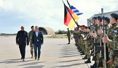 Ν.Δένδιας: Υποδέχθηκε στο Πεδίο Βολής Κρήτης τον Μ.Πιστόριους – Τι συζήτησαν (φωτο)