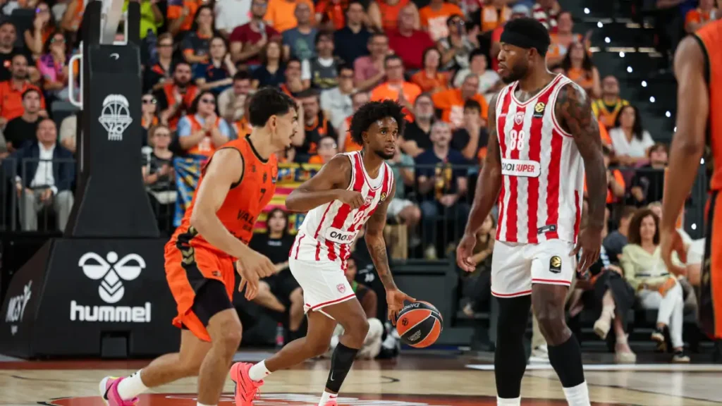 Ολυμπιακός: Ιστορική ανατροπή από το -28 και νίκη στην παράταση επί της Βαλένθια