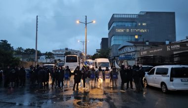 Η τουρκική αστυνομία έκανε έφοδο στο Halk TV – Διακόπηκε το ζωντανό πρόγραμμα (βίντεο)