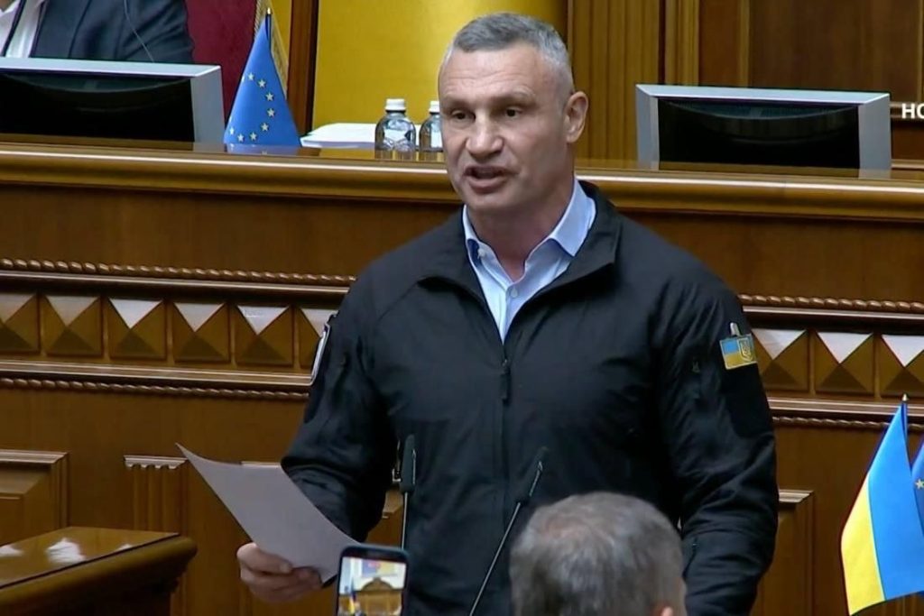 Ο Β.Κλίτσκο ξεκίνησε «πόλεμο» με τον Ζελένσκι: «Πες πού πήγαν τα δισ. της αεράμυνας; – Κάνεις σόου»