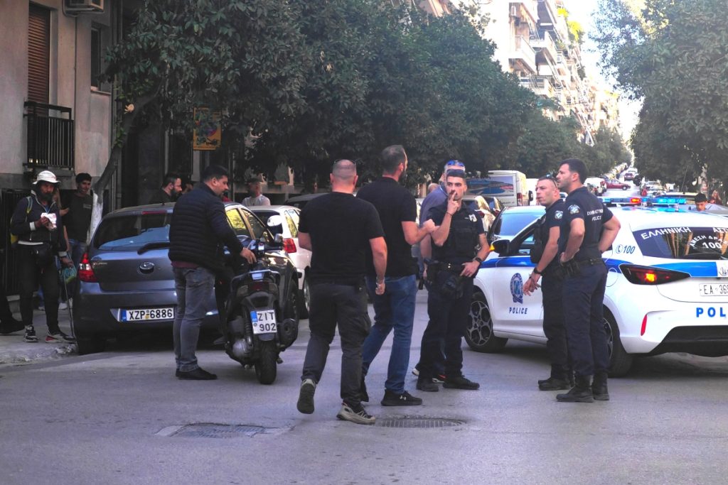 Αθήνα: Βίντεο-ντοκουμέντο από τα επεισόδια με 150 οπαδούς της Μπόρατς – Επίθεση σε αστυνομικούς