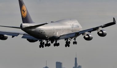 Lufthansa: Έκτακτα μέτρα στη Φρανκφούρτη λόγω περιορισμένης τροφοδοσίας καυσίμων