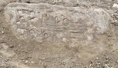 Σπουδαία ανακάλυψη στην Αίγυπτο από αγρότη: Βρήκε δύο αγάλματα του Ραμσή Β’ (φώτο)