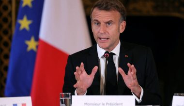 Μακρόν για τα 70 δισ.€ που απαίτησε  ο Ζελένσκι: «Θα το σκεφτούμε»