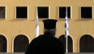 Στο αυτόφωρο ο 68χρονος ιερέας από τα Γρεβενά: «Υπάρχει δόλος» – Τι αναφέρει η υπεράσπισή του