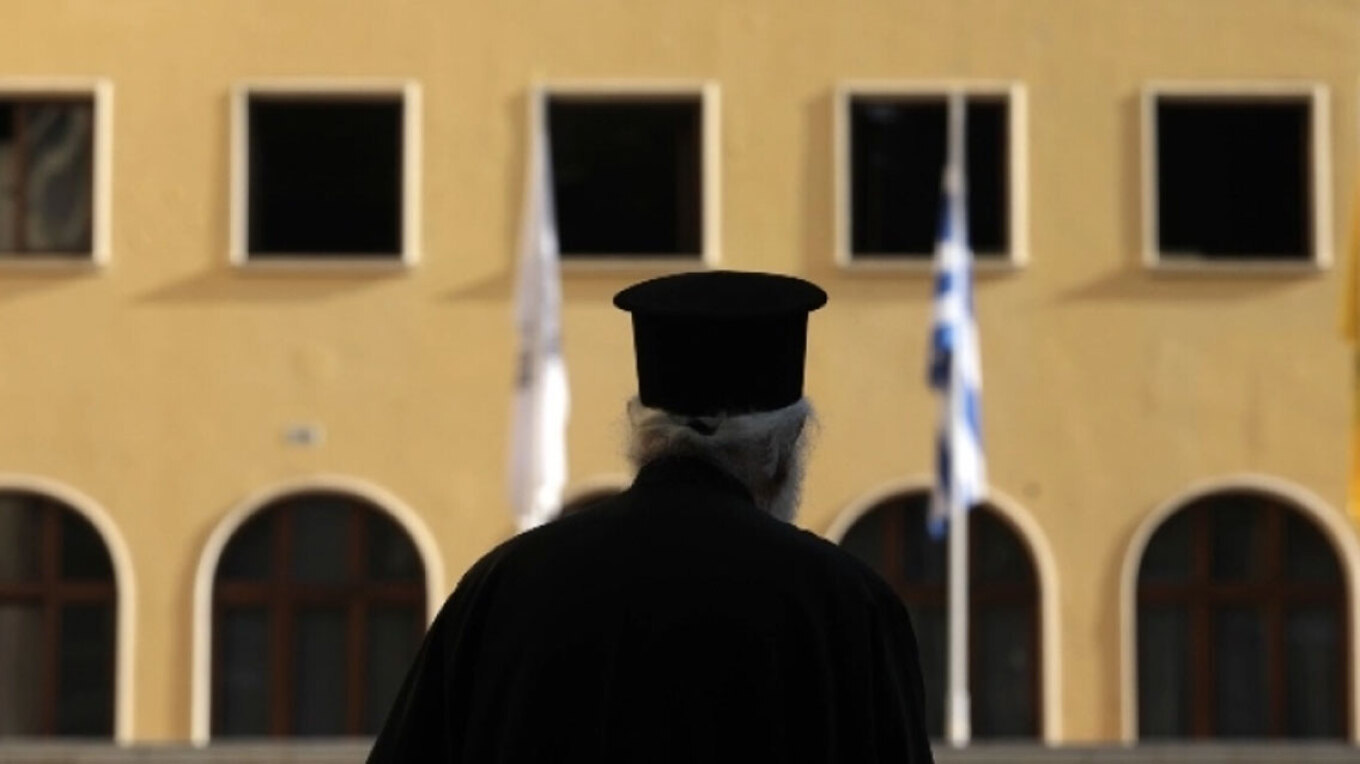 Στο αυτόφωρο ο 68χρονος ιερέας από τα Γρεβενά: «Υπάρχει δόλος» – Τι αναφέρει η υπεράσπισή του