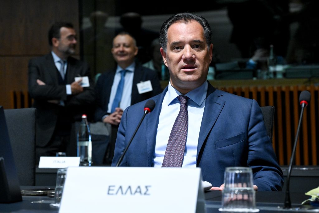 Γεωργιάδης κατά ΠΑΣΟΚ: «Έτσι θέλουν να  κυβερνήσουν;  Προσκυνώντας την κάθε ΜΚΟ;»