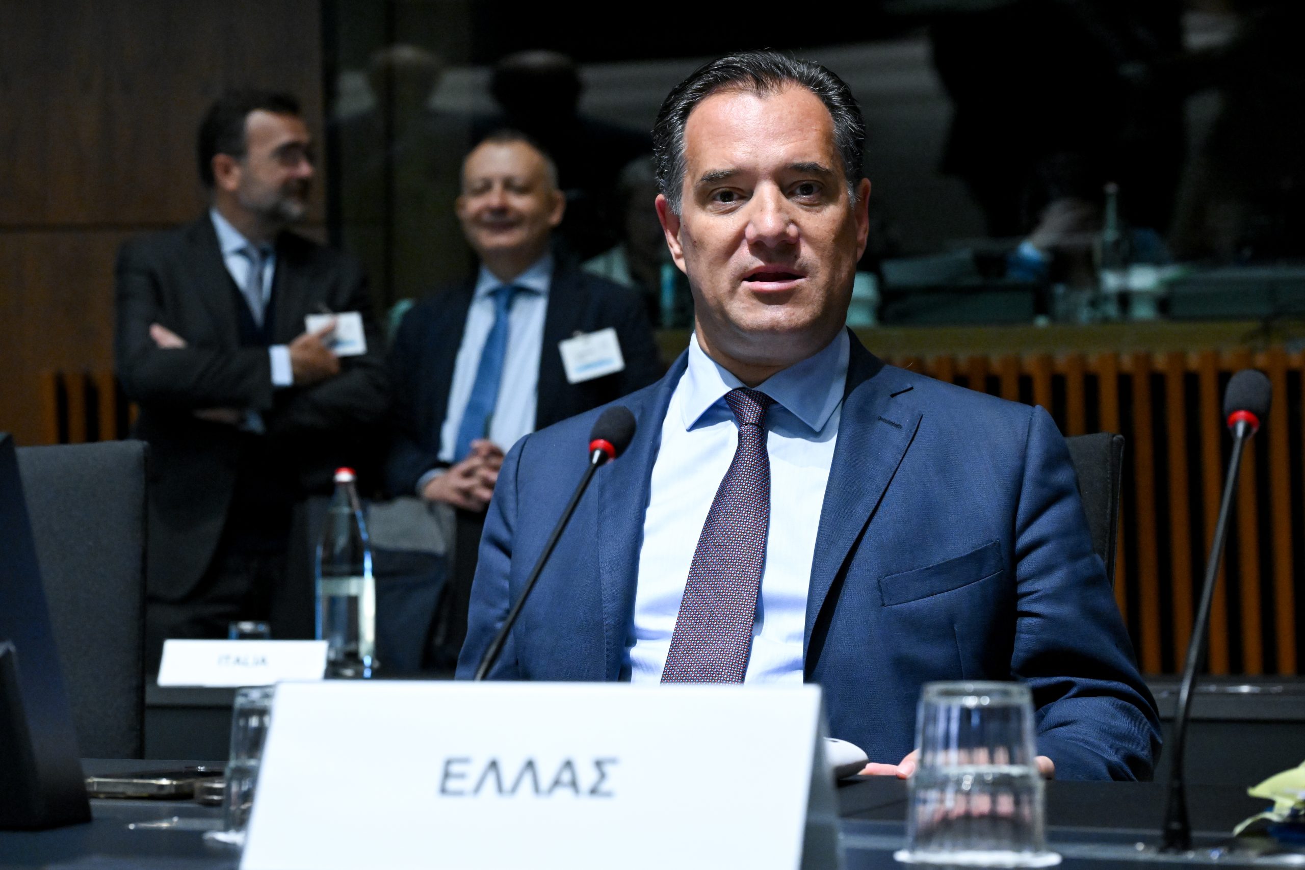 Γεωργιάδης κατά ΠΑΣΟΚ: «Έτσι θέλουν να κυβερνήσουν; Προσκυνώντας την κάθε ΜΚΟ;»
