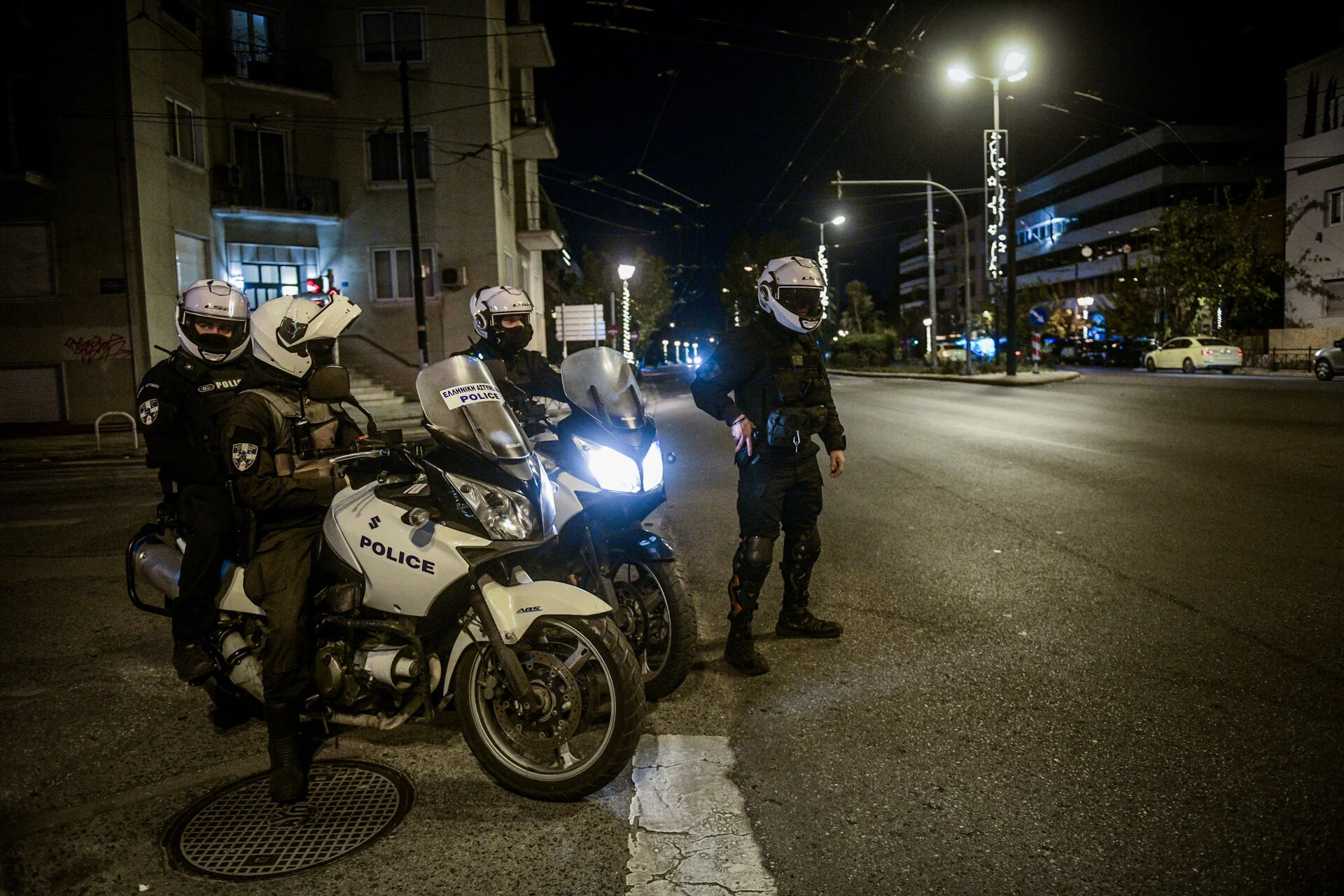 Συνελήφθη ο άνδρας που πετούσε πέτρες και κεραμίδια από ταράτσα στα Σεπόλια