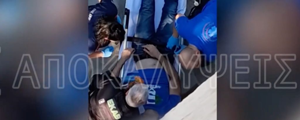 Περιστέρι: Βίντεο από την κατάρρευση του γιατρού και τα ερωτήματα για το μπουκαλάκι (βίντεο)