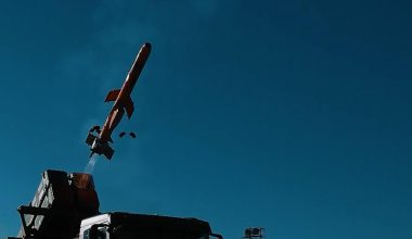 Νέο πυραυλικό σύστημα για τον τουρκικό στρατό: Οι CAKIR με εμβέλεια 150 χιλιομέτρων (βίντεο)