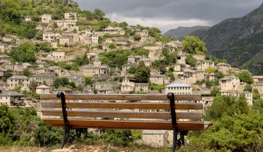 Συρράκο: Το πέτρινο χωριό των Τζουμέρκων που μοιάζει βγαλμένο από άλλη εποχή (φωτο)