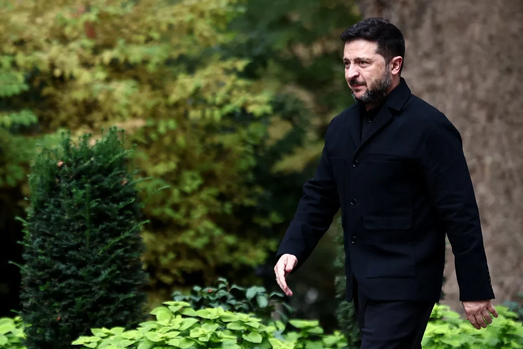 Ακόμα μία χώρα μετά τη Νορβηγία «γονατίζει» μπροστά στον Ζελένσκι: «Να του δώσουμε όλα τα μέσα»